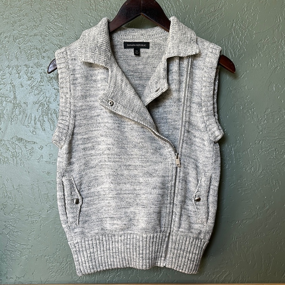 Banana Republic Gray Women's Sweater Vest